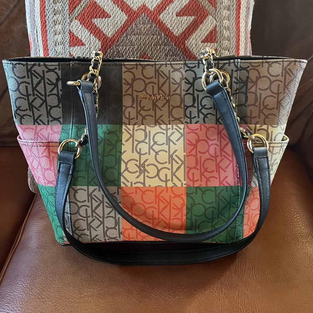 Unique Calvin Klein Multicolor Logo Tote